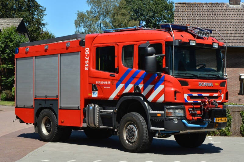 Kenteken: BX-HB-86 Roepnummer: 06-7143 > 06-1741 Type voertuig: TS8 LD3000 HD265 T4000 Merk &amp; Type: Scania P340B(4x4) Opbouw: Ziegler Brandweertechniek Bouwjaar: 2010 In dienst: 2010 Uit dienst: