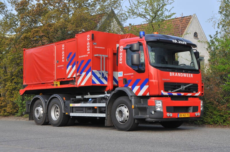 Kenteken: BX-ND-70 Roepnummer: 02-6580 > 02-6582 Type voertuig: HA Merk &amp; Type: Volvo FE300(6x2) Opbouw: Multilift Bouwjaar: 2010 In dienst: 2010 Uit dienst: 2019. Naar korps Bakhuizen. Regionaal voertuig.