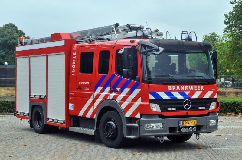 Kenteken: BX-NL-11 Roepnummer: STR641 Type voertuig: TS7 LD3000 HD265 T1500/300 Merk &amp; Type: Mercedes Benz 1529F38{Atego] Opbouw: Gemco-Godiva Bouwjaar: 2010 In dienst: 2010 Uit dienst: