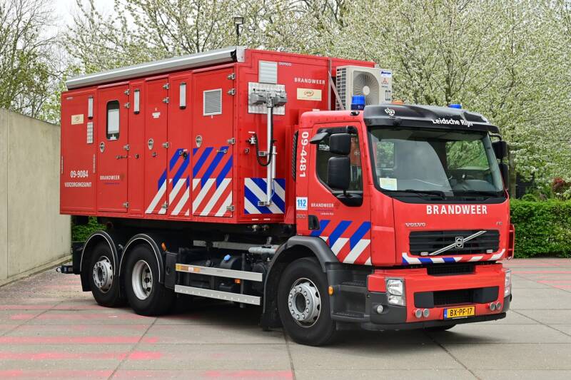 Kenteken: BX-PF-17 Roepnummer: 767 > 09-4481 Type voertuig: HA Merk &amp; Type: Volvo FM9.320(6x2) Opbouw: Multilift Bouwjaar: 2010 In dienst: 2010 Uit dienst: Standplaats: Utrecht - Leidsche Rijn. Regionaal inzetbaar.