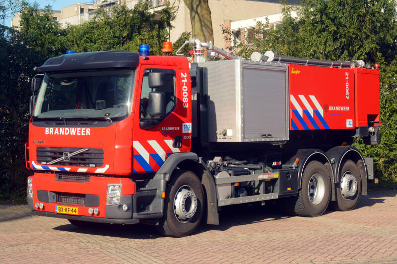 Kenteken: BX-RF-44 Roepnummer: 80-680 > 21-0083 Type voertuig: HA Merk &amp; Type: Volvo FE300(6x2) Opbouw: Multilift Bouwjaar: 2010 In dienst: 2010 Uit dienst:.  Regionaal voertuig