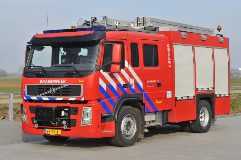 Kenteken: BX-SN-41 Roepnummer: 08-6431 Type voertuig: TS7 LD2800 HD265 T2000 Merk &amp; Type: Volvo FM9.300 Opbouw: Ziegler Brandweertechniek Bouwjaar: 2010 In dienst: 2010 Uit dienst: Standplaats: Herwijnen
