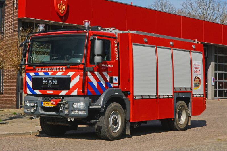 Kenteken: BZ-BP-59 Roepnummer: 618 > 09-0774 Type voertuig: HV-1 Merk &amp; Type: MAN 13.290BLA[TGM] Opbouw: DRV Bouwjaar: 2011 In dienst: 2011 Uit dienst: