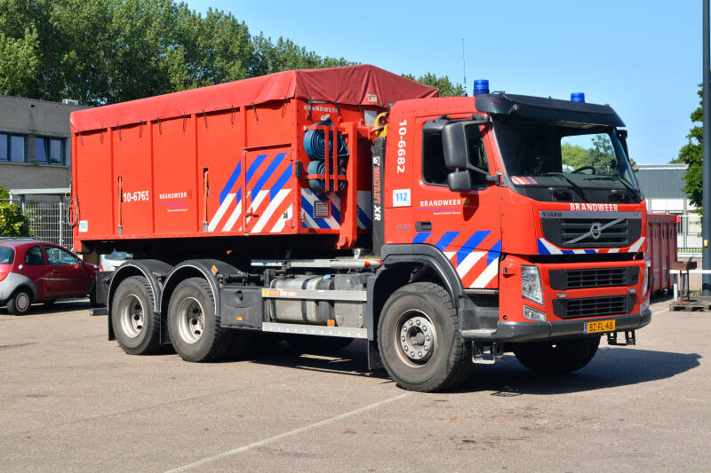 Kenteken: BZ-FL-48 Roepnummer: 10-6682 Kenteken: BZ-FL-48 Type voertuig: HA Merk &amp; Type: Volvo FM330(6x4) Opbouw: Multilift Bouwjaar: 2011 In dienst: 2016 Uit dienst:. Afkomstig van LFR.