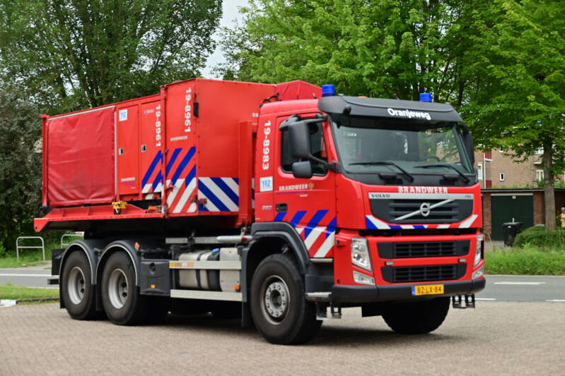 Kenteken: BZ-LX-84 Roepnummer: 19-8983 Type voertuig: HA Merk &amp; Type: Volvo FM9.330(6x4) Opbouw: Multilift Bouwjaar: 2011 In dienst: 2012 Uit dienst:. Afkomstig van korps Oosterland