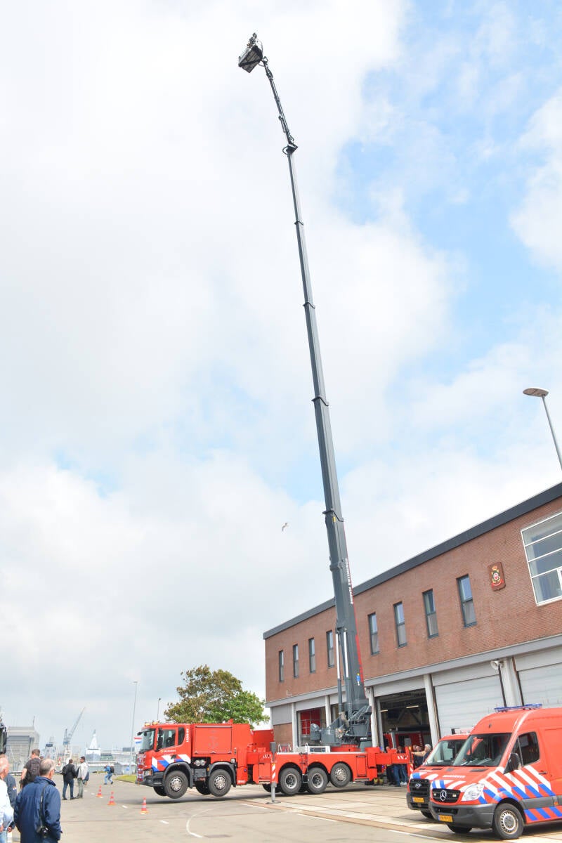 Kenteken: DM-299-L Roepnummer: 28-6451 Type voertuig: HW-61 Merk &amp; Type: Scania P500B(10x4)NA Opbouw: Kenbri-Bronto Bouwjaar: 2021 In dienst: 2021 Uit dienst: