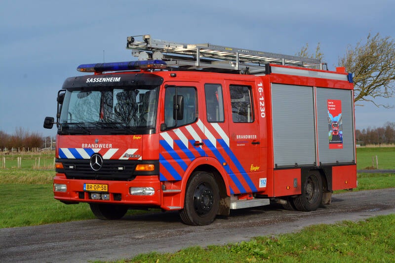 Kenteken: BR-DP-58 Roepnummer: 66-643 > 16-1230 Type voertuig: TS6 LD2800 HD265 T1500 Merk &amp; Type: Mercedes Benz 1225F36[Atego] Opbouw: Ziegler Brandweertechniek Bouwjaar: 2005 In dienst: 2005 Uit Dienst: 2023