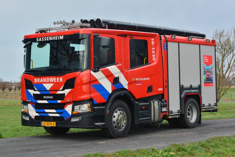 Kenteken: 27-BTR-6 Roepnummer: 16-1230 Type voertuig: TS7 LD3000 HD400 T2000 Merk &amp; Type: Scania P320B4x2NZ31L Opbouw: Kenbri-Rosenbauer Bouwjaar: 2022 In dienst: 2023 Uit dienst: