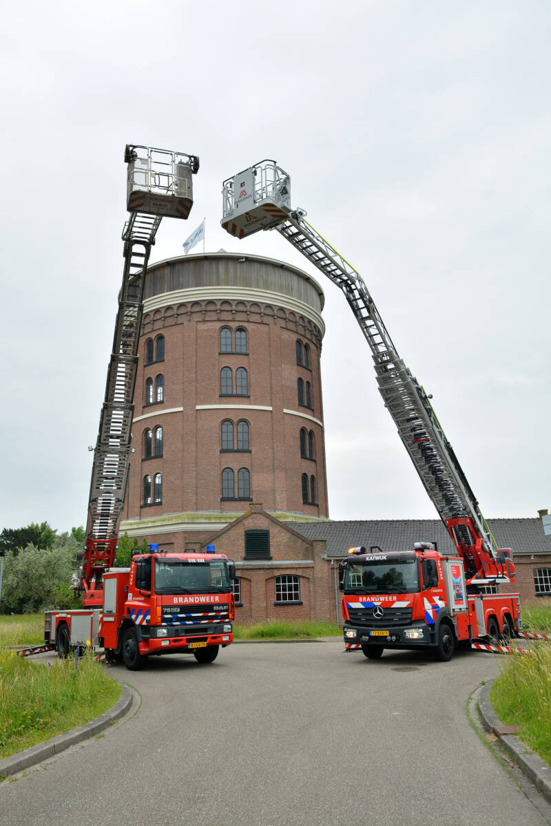 BJ-GX-70 en 73-BXN-9 Katwijk 