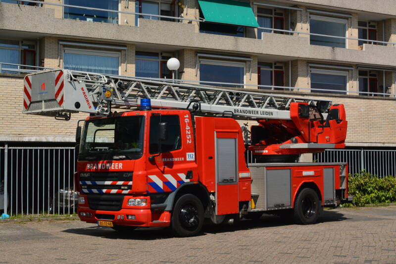 Kenteken: BS-FZ-48 Roepnummer: 66-750 > 16-4252 Type voertuig: AL-K30 Merk &amp; Type: DAF FF.CF75.310PC430 Opbouw: Magirus Bouwjaar: 2006 In dienst: 2006 Uit dienst:. Regionaal voertuig.