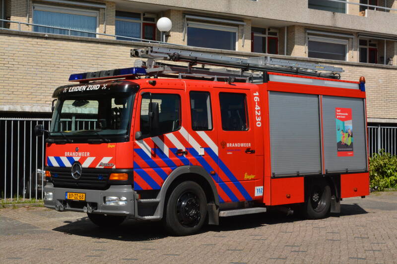 Kenteken: BP-ZZ-68 Roepnummer: 16-4230 Type voertuig: TS8 LD2800 HD265 T1500 Merk &amp; Type: Mercedes Benz 1325F36[Atego] Opbouw: Ziegler Brandweertechniek Bouwjaar: 2005 In dienst: 2019 Uit dienst: 2022