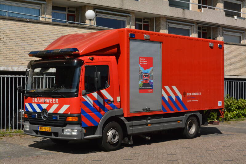 Kenteken: BN-PB-33 Type voertuig: VW-LO Merk &amp; Type: Mercedes Benz 1018-36[Atego] Opbouw: Akkermans Bouwjaar: 2003 In dienst: 2017 . Regionaal inzetbaar. 