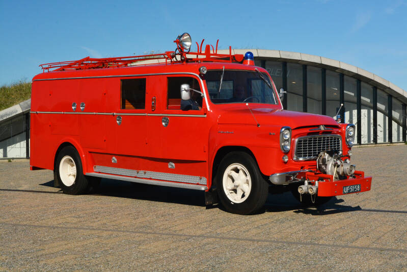 Kenteken: UF-51-58 Roepnummer: Type voertuig: GM10-AS LD2800 (P3x100) Merk &amp; Type: International B162 Opbouw: Koppen-Motorkracht-Magirus Bouwjaar: 1964 In dienst: 1964 Uit dienst: 1979