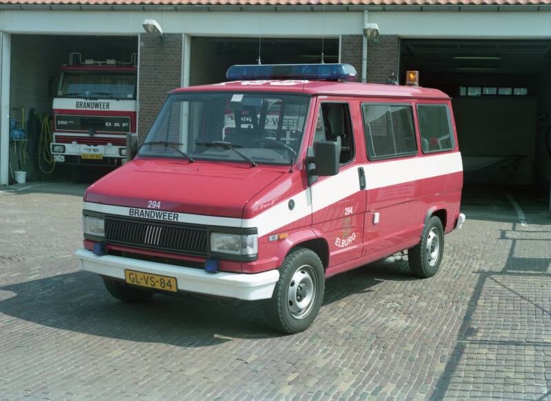 Kenteken: VT-82-VH Roepnummer: 294 > GL-VS-84 Type voertuig: PM9-BT Merk &amp; Type: Fiat Ducato 14[4WD] Opbouw: Veth Bouwjaar: 1993 In dienst: 1993 Uit dienst: 2005 Verkocht aan regio en ombouw tot WO.  