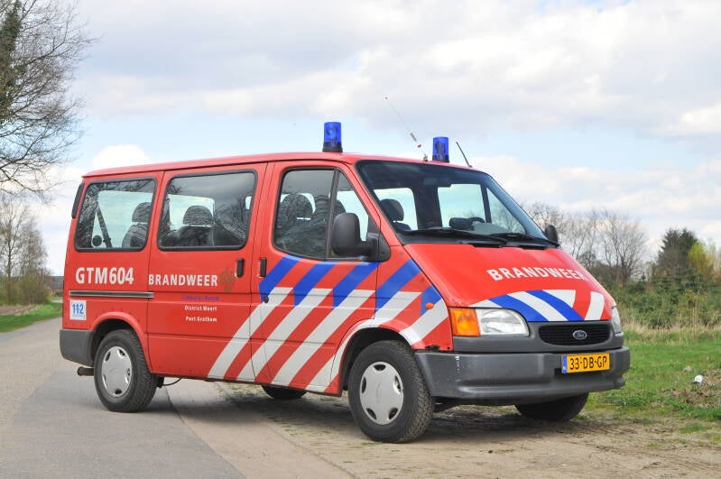 Kenteken: 33-DB-GP Roepnummer: GTM604 Type voertuig: DB9 Merk &amp; Type: Ford Transit FT100-2,5DT Opbouw: Bouwjaar: 1999 In dienst: 200. Uit dienst: 2012.  Afkomstig van Heythuysen