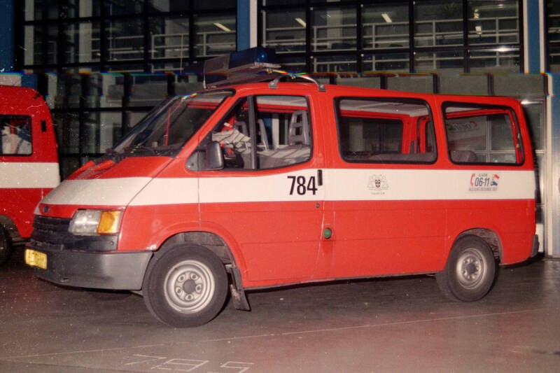 Kenteken: RD-79-YN Roepnummer: 74 > 784 Type voertuig: DB Merk &amp; Type: Ford Transit 100-Combi Opbouw: Bouwjaar: 1986 In dienst: 1986 Uit dienst: 1997