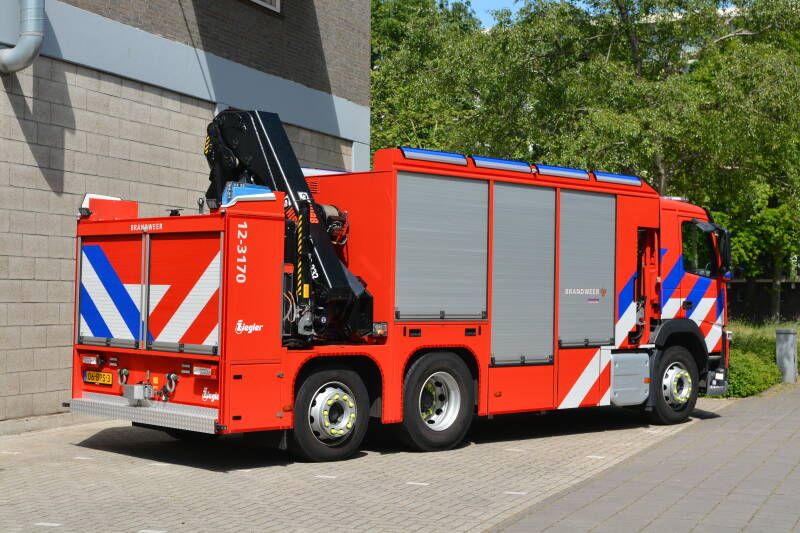 Kenteken: 06-BPS-3 Roepnummer: 12-3170 Type voertuig: HV-KR Merk &amp; Type: Volvo FM380(6x2) Opbouw: Ziegler Brandweertechniek-Hiab Bouwjaar: 2020 In dienst: 2021 Uit dienst: Standplaats: Haarlem - Oost