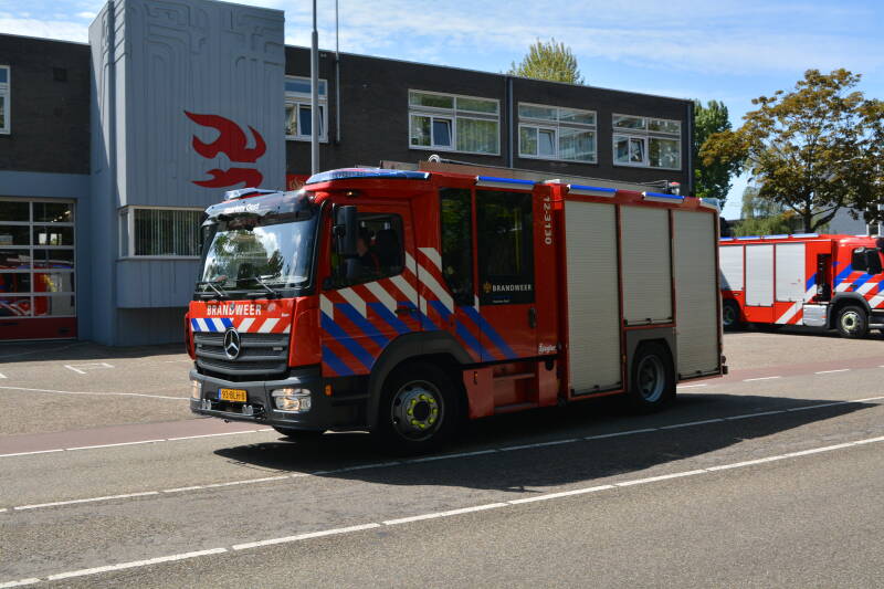 Kenteken: 93-BLH-8 Roepnummer: 12-3130 Type voertuig: TS7 LD3000 HD250 T2000 Merk &amp; Type: Mercedes Benz 1527F38[Atego] Opbouw: Ziegler Brandweertechniek Bouwjaar: 2018 In dienst: 2018 Uit dienst: Standplaats: Haarlem - Oost