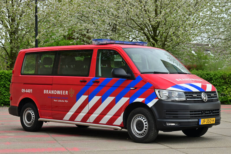 Kenteken: JF-350-H Roepnummer: 909 > 09-4401 Type voertuig: DB Merk &amp; Type: Volkswagen Transporter T6-Kombi 2,0TDi Opbouw: Bouwjaar: 2016 In dienst: 2016 Uit dienst: Standplaats: Leidsche Rijn