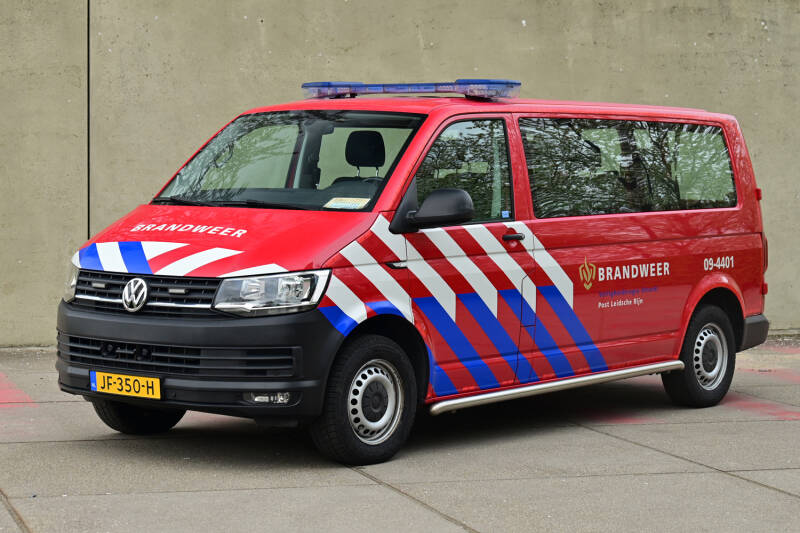 Kenteken: JF-350-H Roepnummer: 909 > 09-4401 Type voertuig: DB Merk &amp; Type: Volkswagen Transporter T6-Kombi 2,0TDi Opbouw: Bouwjaar: 2016 In dienst: 2016 Uit dienst: Standplaats: Leidsche Rijn.