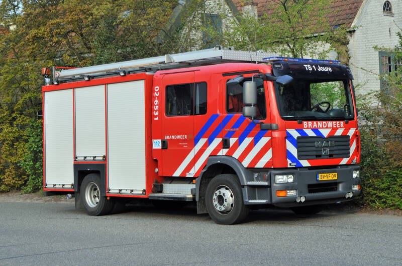 Kenteken: BV-VF-09 Roepnummer: 826 > 02-6531 Type voertuig: TS9 LD3200 HD240 T1500 Merk &amp; Type: MAN 15.240BLF[TGM] Opbouw: HDS-Godiva Bouwjaar: 2009 In dienst: 2009 Uit dienst: 2022.  Sinds 2022 reserve TS voor cluster Zuid-West