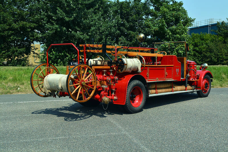 Kenteken: K-9909 > NJ-06-92 Roepnummer: Type voertuig: AS10 LD2000 Merk &amp; Type: Magirus ML Opbouw: Geesink Bouwjaar: 1930 In dienst: 1930 Uit dienst: 1968.   Museumobject bezit brandweer.
