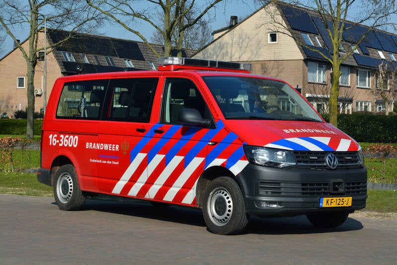 Kenteken: KF-125-J Roepnummer: 16-3600 Type voertuig: DB-K Merk &amp; Type: Volkswagen Transporter T6-Kombi 2,0TDi Opbouw: Bouwjaar: 2016 In dienst: 2016 Uit dienst: Standplaats: Ouderkerk-Lageweg