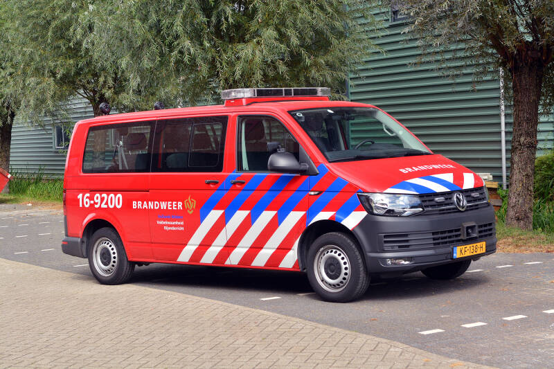 Kenteken: KF-138-H Roepnummer: 16-9200 Type voertuig: DB Merk &amp; Type: Volkswagen Transporter T6-Kombi 2,0TDi Opbouw: Bouwjaar: 2016 In dienst: 2019 Uit dienst: Standplaats: Waddinxveen
