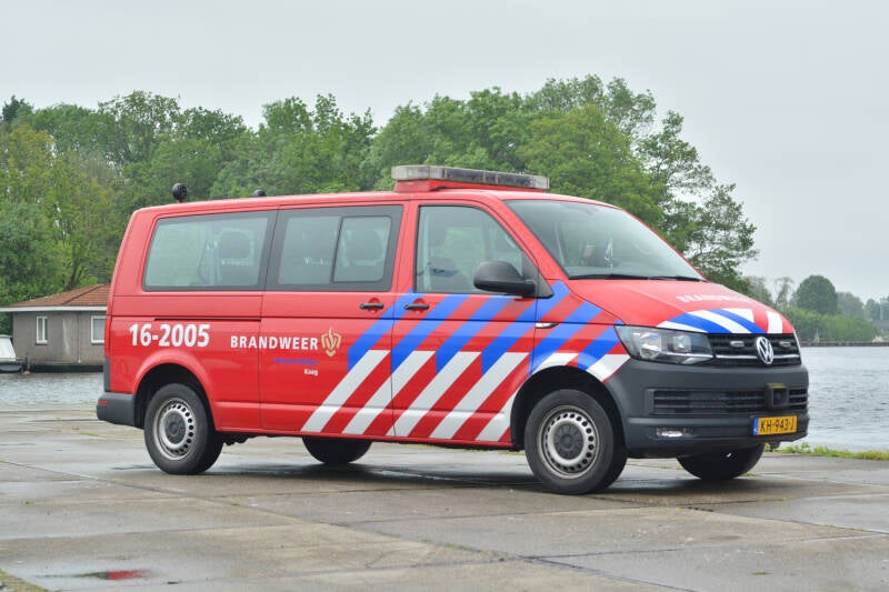 Kenteken: KH-943-J Roepnummer: 16-2005 Type voertuig: DB-K Merk &amp; Type: Volkswagen Transporter T6-Kombi 2,0TDi Opbouw: Bouwjaar: 2017 In dienst: 2017 Uit dienst: