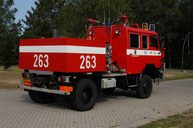 Kenteken: KN-94-47 Roepnummer: A83 > 263 Type voertuig: TS6 LD1200 T4000 Merk &amp; Type: DAF YA5442DT385 Opbouw: Ajax-Ziegler Bouwjaar: 1988 In dienst: 1988 Uit dienst: 2005