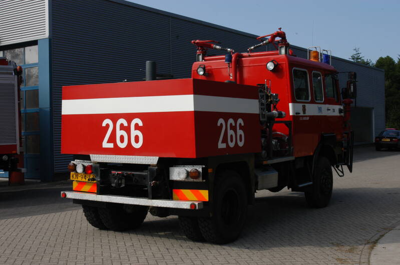 Kenteken: KN-94-56 Roepnummer: A82 > 266 Type voertuig: TS6 LD1200 T4000 Merk &amp; Type: DAF YA5442DT385 Opbouw: Ajax-Ziegler Bouwjaar: 1988 In dienst: 1988 Uit dienst: 2005