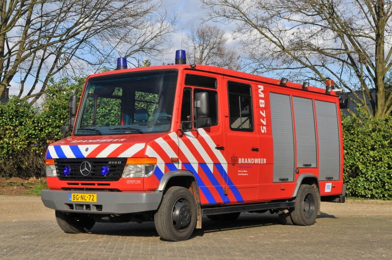 Kenteken: BG-NL-72 Roepnummer: MB775 Type voertuig: HV-2 / PM7 Merk &amp; Type: Mercedes Benz 814FD37[Vario] Opbouw: Touw Bouwjaar: 1997 In dienst: 1997 Uit dienst: 2013