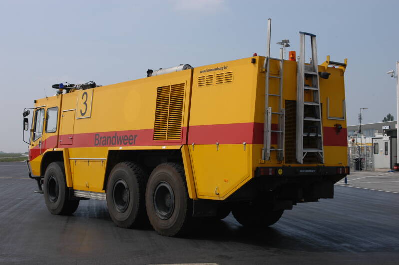 Kenteken: Roepnummer: 92-003 (914) Type voertuig: CT2 LD5500 T12500/600H50 Merk &amp; Type: MAC-12+ Opbouw: Saval-Kronenburg Bouwjaar: 1990 In dienst: 2004 Uit dienst: Standplaats: Beek