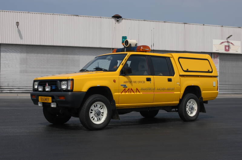 Kenteken: Roepnummer:  Type voertuig: DA-OD / HV-3 Merk &amp; Type: Mitsubishi L200 Opbouw: Bouwjaar: 1996 In dienst: 1996 Uit dienst: Standplaats: Beek