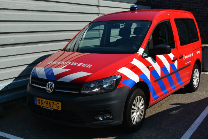 Kenteken: NN-967-G Roepnummer: 17-1190 Type voertuig: DA (clustercdt. IJsselland) Merk &amp; Type: Volkswagen Caddy-Kombi 2,0TDi Opbouw: Bouwjaar: 2017 In dienst: 2017 Uit dienst:.  Regionaal inzetbaar.