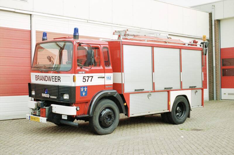 Kenteken: VH-41-TJ Roepnummer: 18-577 Type voertuig: HV-2+ Merk &amp; Type: Iveco-Magirus 110.16F Opbouw: Spijkstaal Bouwjaar: 1990 In dienst: 1990 Uit dienst: 2011