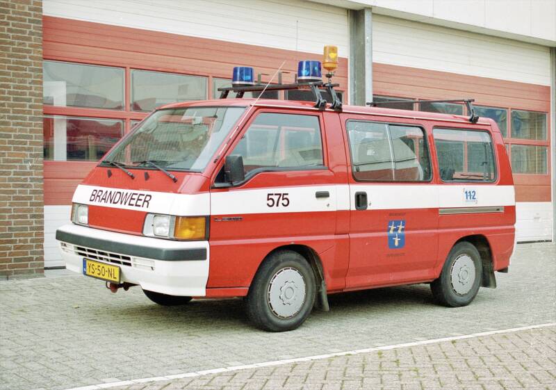 Kenteken: YS-50-NL Roepnummer: 575 Type voertuig: PM7 Merk &amp; Type: Mitsubishi L300 2,5D-Wagon Opbouw: Bouwjaar: 1990 In dienst: 1990 Uit dienst: 2000