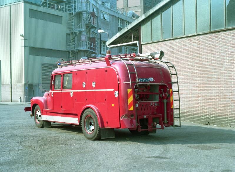 Kenteken: PB-21-98 Roepnummer: Type voertuig: TS. LD2400 HD300 T1500 Merk &amp; Type: Chevrolet 6403 Opbouw: van Bergen Bouwjaar: 1954 In dienst: 1978 Uit dienst: 19..