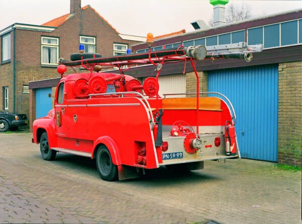 Roepnummer: Kenteken: PN-59-99 Type voertuig: AS LD.... Merk &amp; Type: Ford F350 Opbouw: Kronenburg Bouwjaar: 1956 In dienst: 1956 Uit dienst: 1993 . Afkomstig van Opperdoes