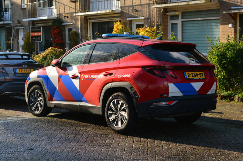 Kenteken: R-284-BV Roepnummer: (832) 13-9096 Type voertuig: DA_HOD (TCB) Merk &amp; Type: Hyundai Tucson 1,6PHEV Opbouw: Bouwjaar: 2022 In dienst: 2022 Uit dienst: Standplaats: Amsterdam - Galwin
