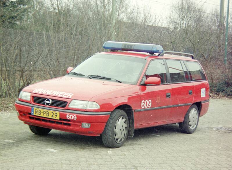 Kenteken: RB-PB-29 Roepnummer: 609 Type voertuig: DA-OD Merk &amp; Type: Opel Astra 1.6-Stationwagon Opbouw: Bouwjaar: 1997 In dienst: 1997 Uit dienst: 2004