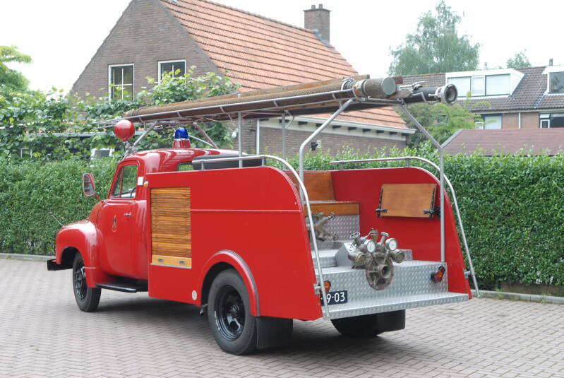 Kenteken: RV-19-03 Type voertuig: AS10 LD2000 Merk &amp; Type: Opel Blitz 1.75 Opbouw: Kronenburg Bouwjaar: 1958 In dienst: 1958 Uit dienst: 1970