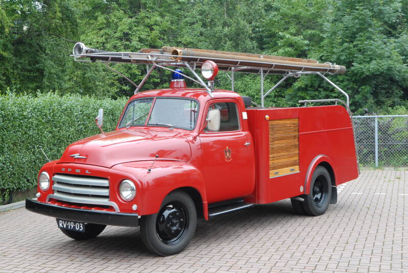 Kenteken: RV-19-03 Type voertuig: AS10 LD2000 Merk &amp; Type: Opel Blitz 1.75 Opbouw: Kronenburg Bouwjaar: 1958 In dienst: 1958 Uit dienst: 1970