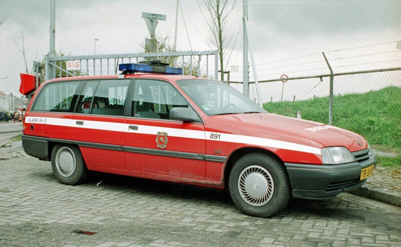 Kenteken: TB-26-BS Roepnummer: 891 Type voertuig: DA-OD Merk &amp; Type: Opel Omega 2,0SE-Caravan Opbouw: Bouwjaar: 1988 In dienst: 1992 Uit dienst: 1997