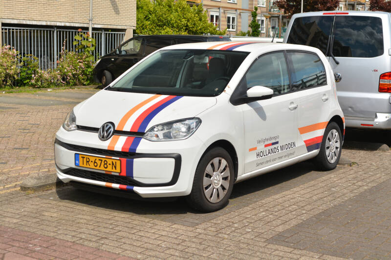 Kenteken: TR-677-N Roepnummer: Type voertuig: DA Merk &amp; Type: Volkswagen Up 1,0 Opbouw: Bouwjaar: 2018 In dienst: 2018 Uit dienst: Standplaats: Leiden - Zuid. Regionaal voertuig.