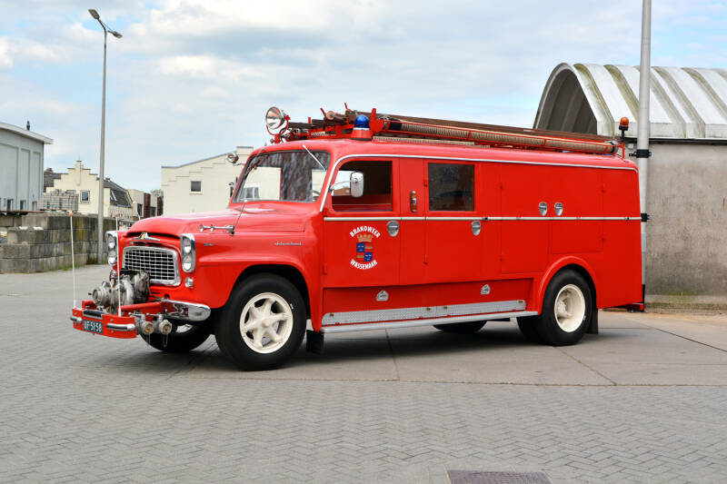 Kenteken: UF-51-58 Roepnummer: Type voertuig: GM10-AS LD2800 (P3x100) Merk &amp; Type: International B162 Opbouw: Koppen-Motorkracht-Magirus Bouwjaar: 1964 In dienst: 1964 Uit dienst: 1979