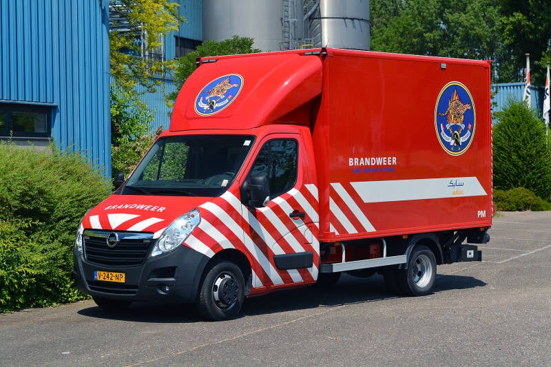 Kenteken: V-242-NP Roepnummer: PM Type voertuig: VW Merk &amp; Type: Opel Movano 3500 2,3CDTi Opbouw: Dhollandia-CityBox Bouwjaar: 2018 In dienst: 2018 Uit dienst: Standplaats: Bergen op Zoom Cluster / District: