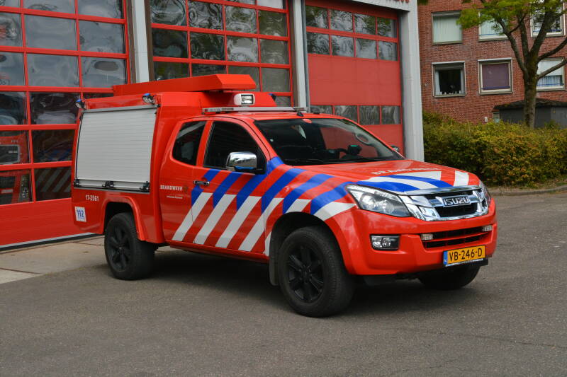 Kenteken: VB-246-D Roepnummer: S162-0 > 17-2561 Type voertuig: TS2 HD38* T300 Merk &amp; Type: Isuzu TFS85D-Max(4x4) Opbouw: Gemco Bouwjaar: 2013 In dienst: 2013 Uit dienst: