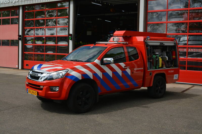 Kenteken: VB-246-D Roepnummer: S162-0 > 17-2561 Type voertuig: TS2 HD38* T300 Merk &amp; Type: Isuzu TFS85D-Max(4x4) Opbouw: Gemco Bouwjaar: 2013 In dienst: 2013 Uit dienst: