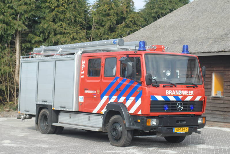 Kenteken: VB-33-RG Roepnummer: 644 > 2611 Type voertuig: TS10 LD2000 HD240 T1500 Merk &amp; Type: Mercedes Benz 1114F37[Ecol] Opbouw: Ajax-Ziegler Bouwjaar: 1988 In dienst: 1988 Uit dienst: 2009